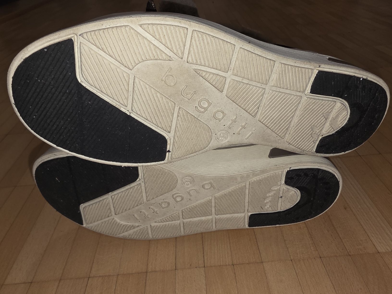 Bugatti Damenschuhe: Bugatti Winterboots mit warmem Kunstfell, Gr. 37 – Gebraucht aus St. Gallen von Shelly__x3 4