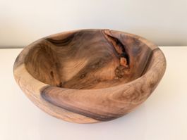 Früchteschale aus Nussbaum