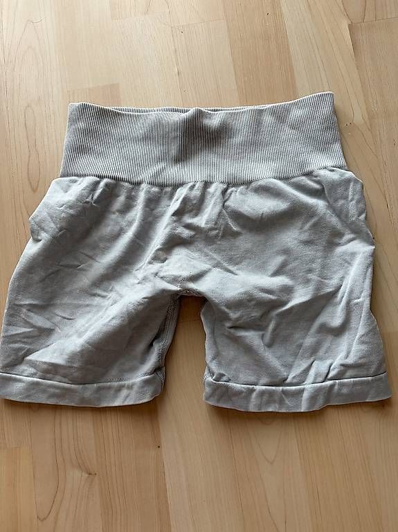 Leggings: Teveo Shorts  – D'occasion à Uttigen par Ninakim2002