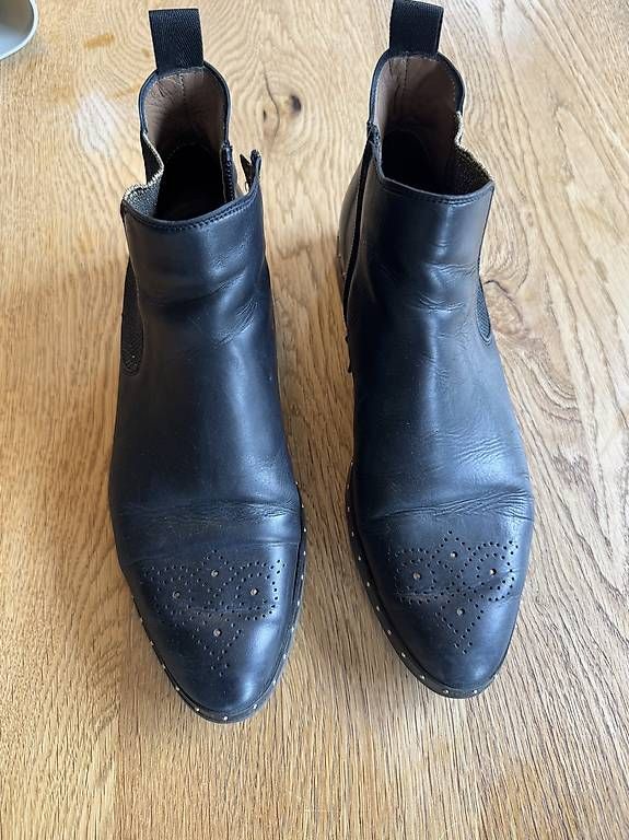 Scarpe da donna: Pertini, Leder Stiefelette, schwarz, Gr. 38.5  – Usato da Zürich venduto da Supersampler 1