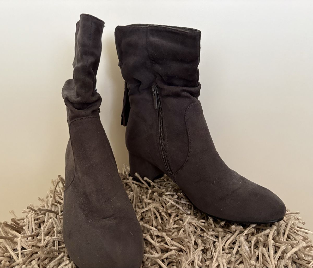 Damenschuhe: Schöne elegante Stiefeletten – Gebraucht aus Allschwil von basilea017