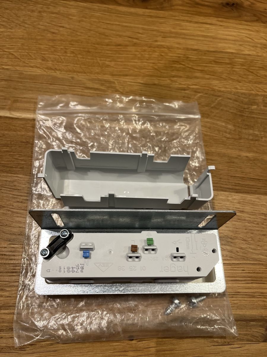 Hager Fiches d'alim.: Hager FLF Steckdose 4xT13 – Neuf (Voir description) à Altikon par Norealis 3