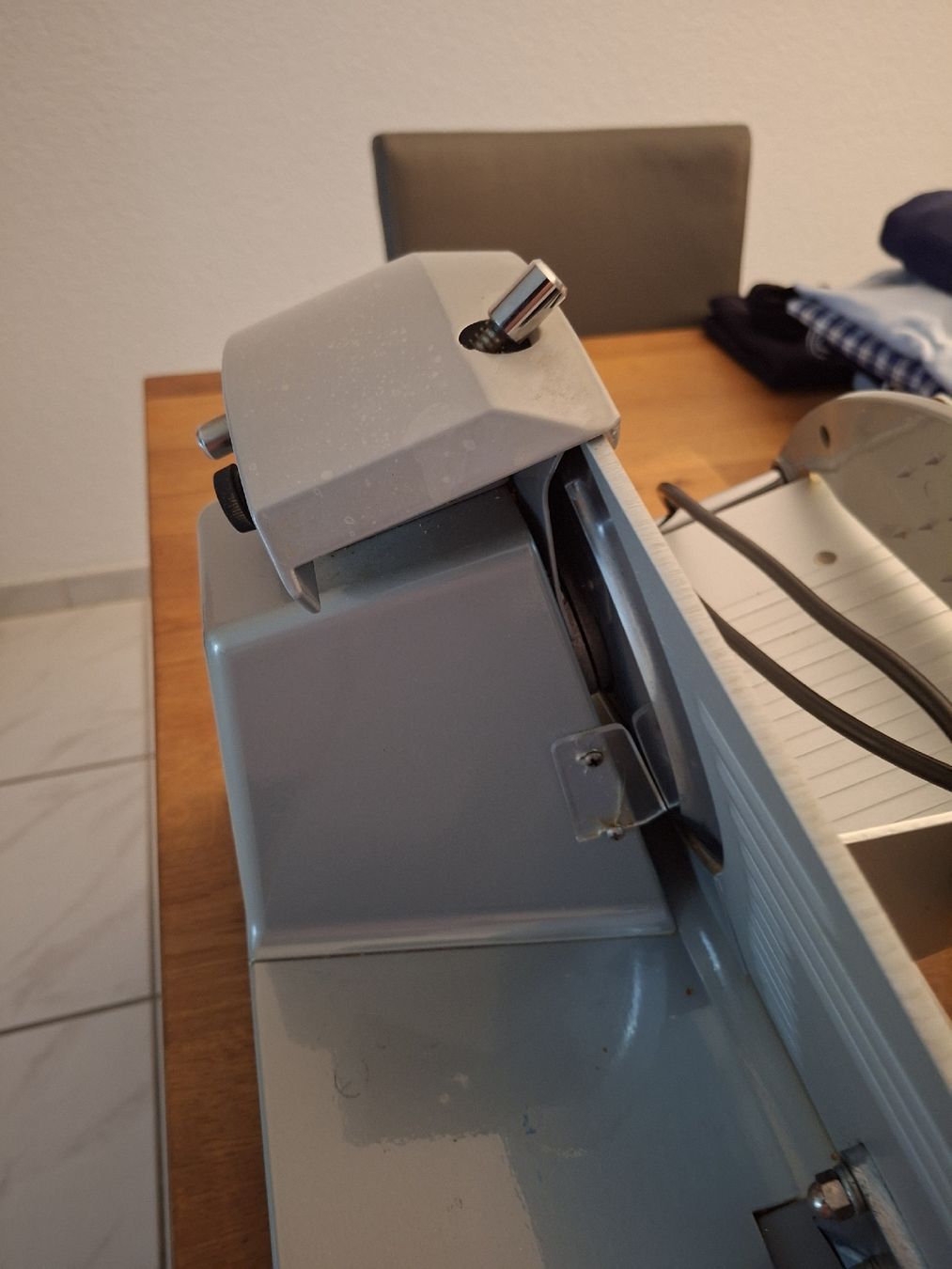 Trisa Elettrodomestici da cucina: Trisa Aufschnittmaschine Typ 6500 – Usato da Oetwil am See venduto da Barclay64 3
