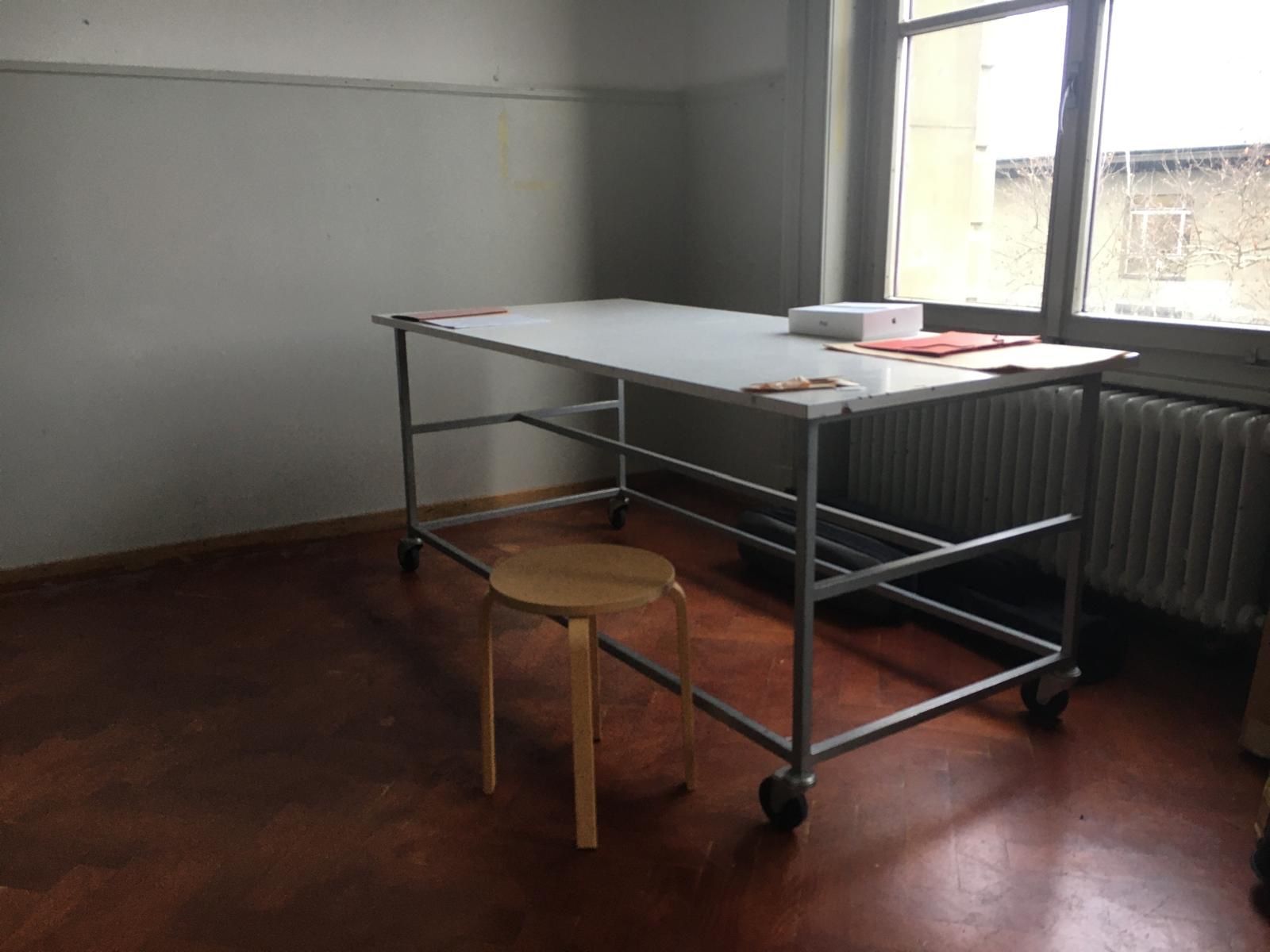 Tables: Tisch auf Rollen – D'occasion à Grossaffoltern par ste_jth8