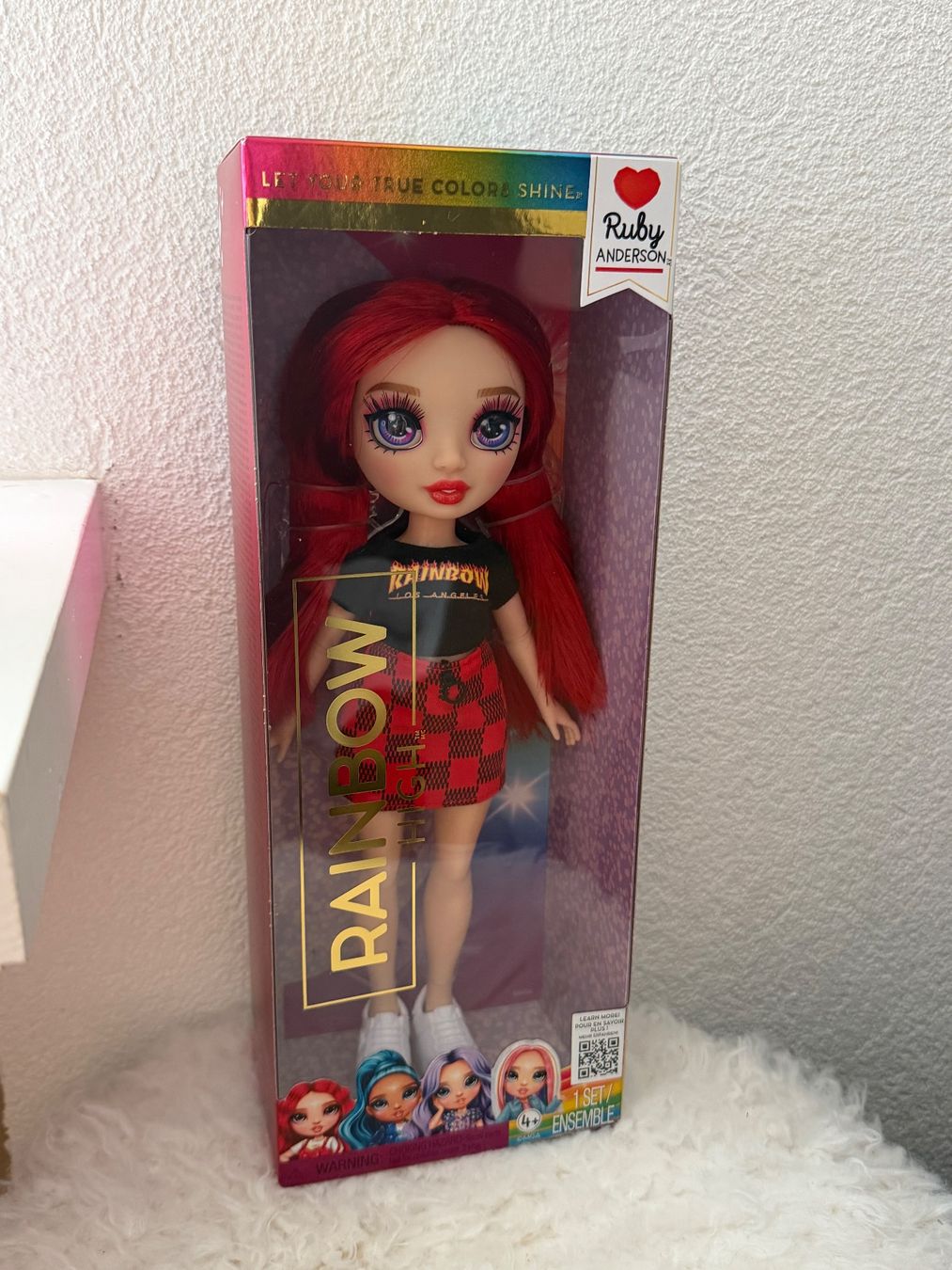 Poupées: Poupée Rainbow High Ruby Anderson neuve boîte scellée – Neuf avec emballage d'origine à Villeneuve VD par jxste_dani