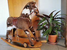 Cheval à bascule - Schaukelpferd