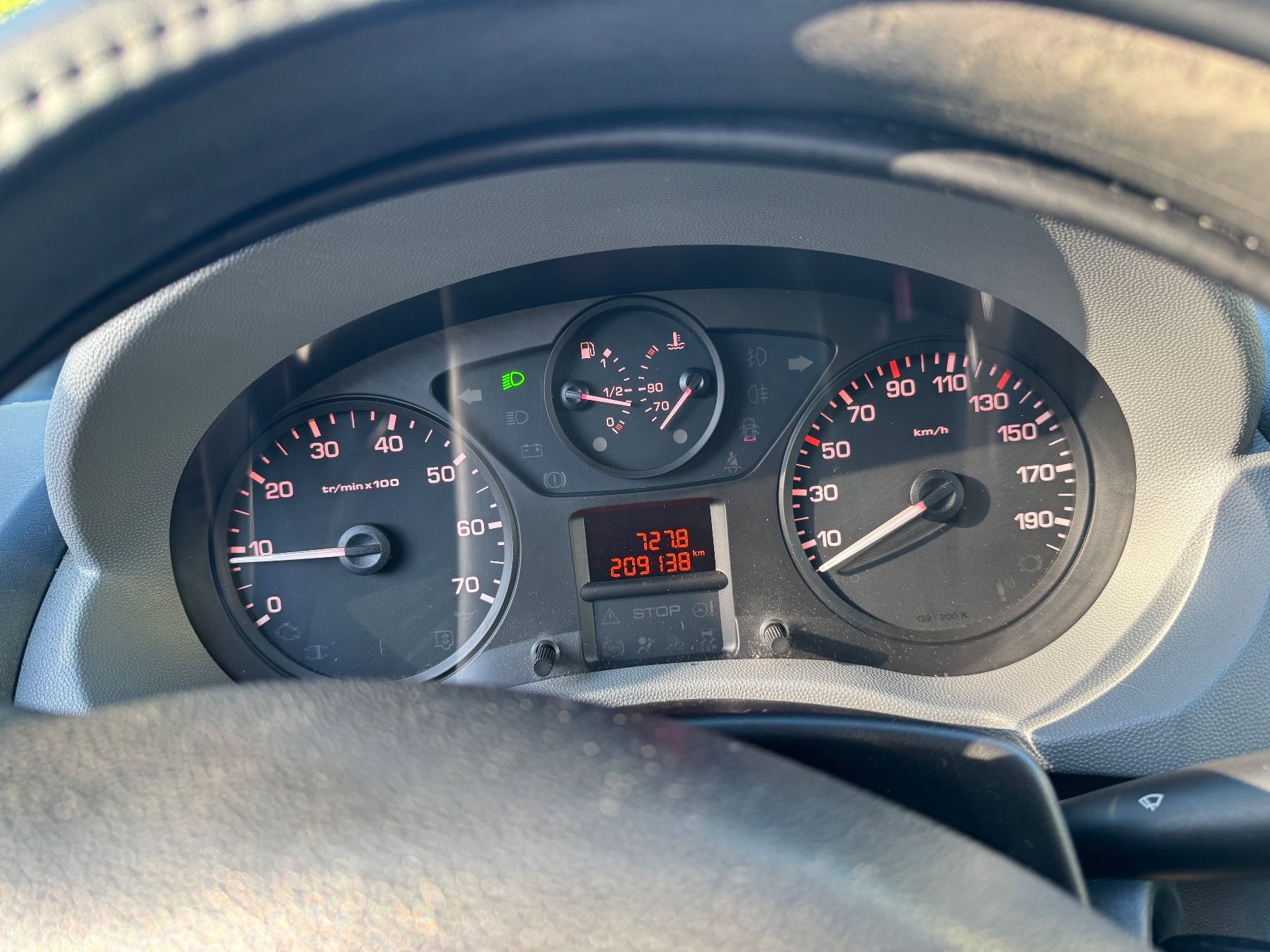 Peugeot Nutzfahrzeuge: Peugeot Expert 1.6 HDI – Gebraucht aus St. Gallen von AutoSG 8