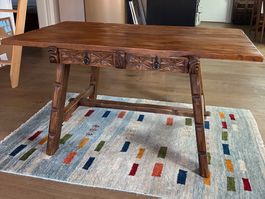 Handgeschnitzter Massiholz-Schreibtisch, spanischer Stil