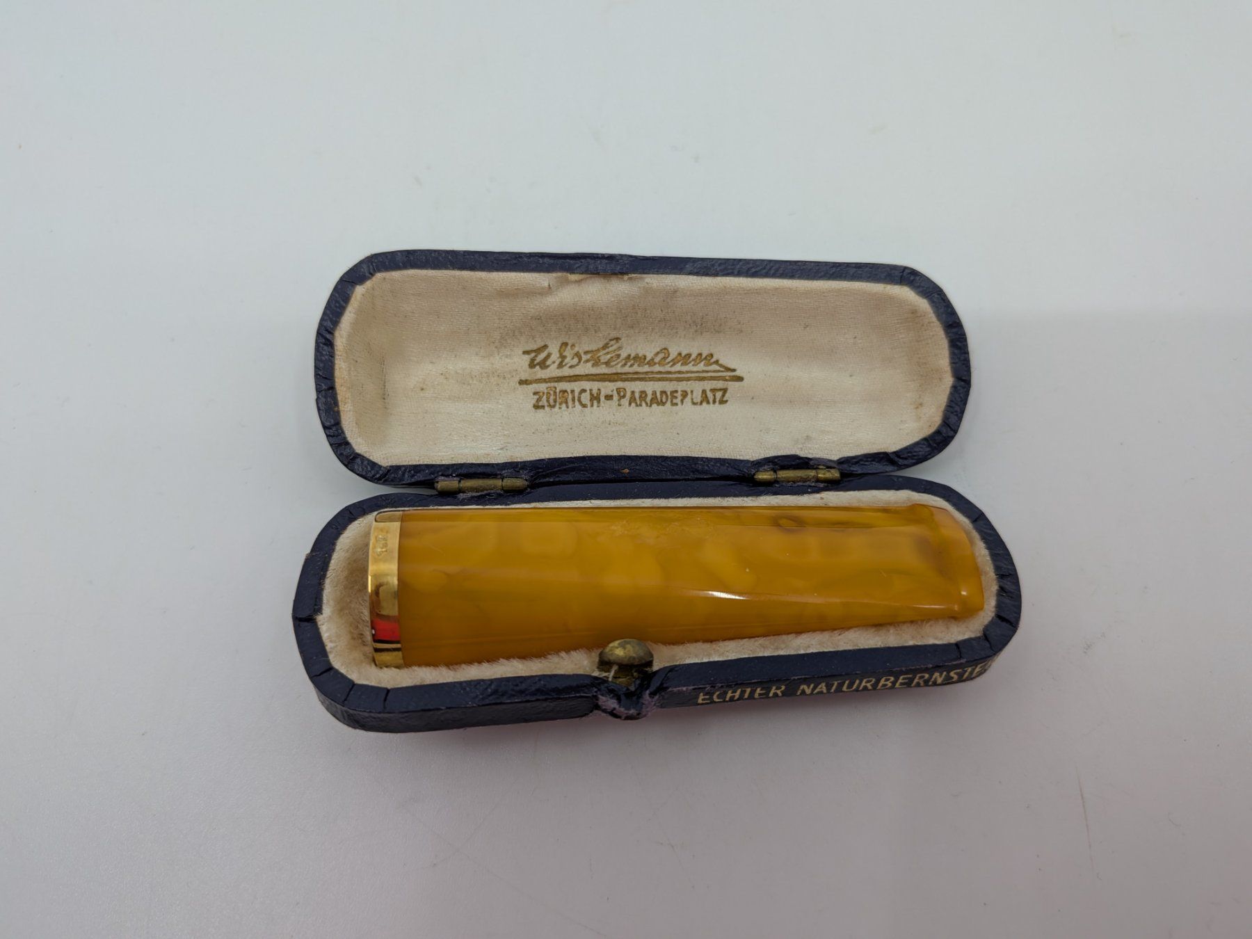 Pipe & Accessori: Antike Zigarettenspitze Bernstein mit 18 Karat Gold Ring – Usato da Emmen venduto da Brockofsky