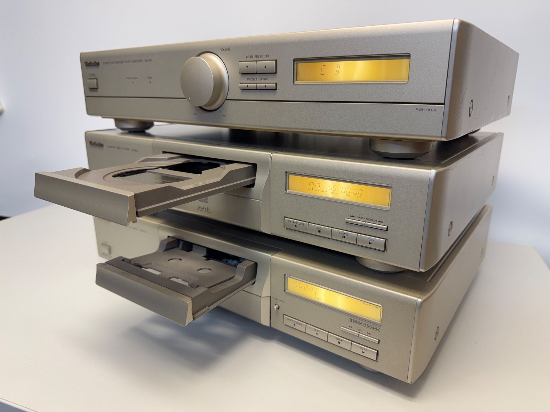 Technics Sistemi audio & multimediali: Technics E10 HiFi System (AMP, CD, Tape) – Usato da Ammerzwil BE venduto da Swissoetzi 1