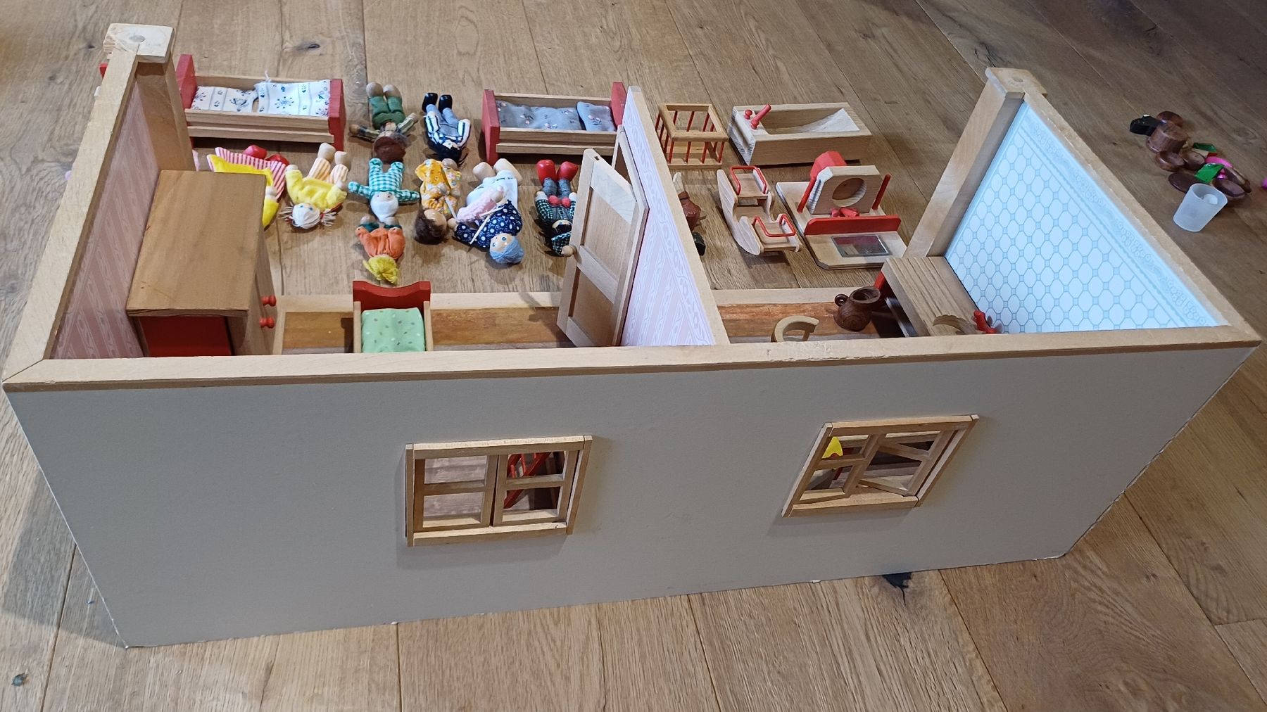 Puppenhäuser & -möbel: Puppenhaus-Set Handgefertigt 1990er – Gebraucht aus Rheinfelden von danielfellner 2