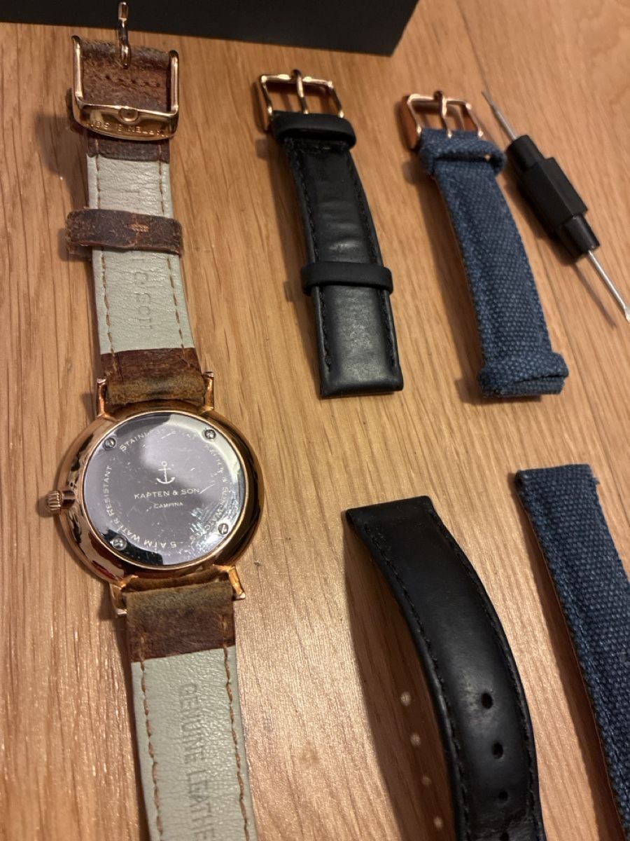 Kapten & Son Orologi: Kapten & Son Uhr, Gold Schwarz, 3 Armbänder – Usato da Zürich venduto da flavio1112 1