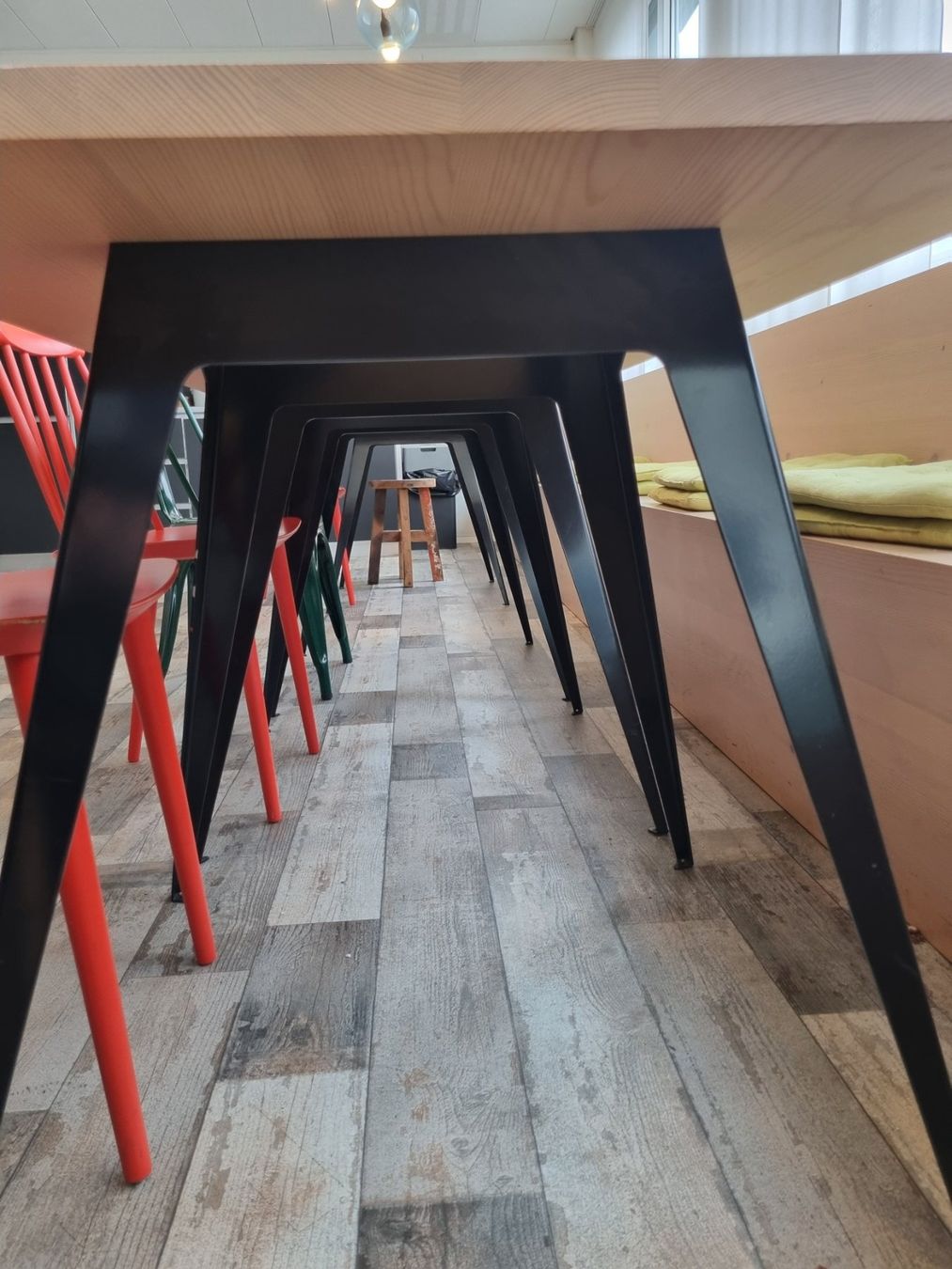 Tavoli: Cafeteria Tisch 80x80 – Usato da Zürich venduto da Zapro 1