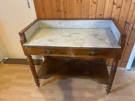 Lavabo en bois et marbre
