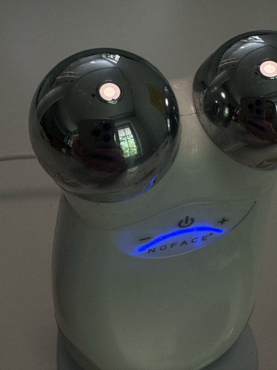 Nuface Cura del viso: NuFace Trinity Facial Toning Device with led light  – Usato da Zürich venduto da Anastasiya_g 7