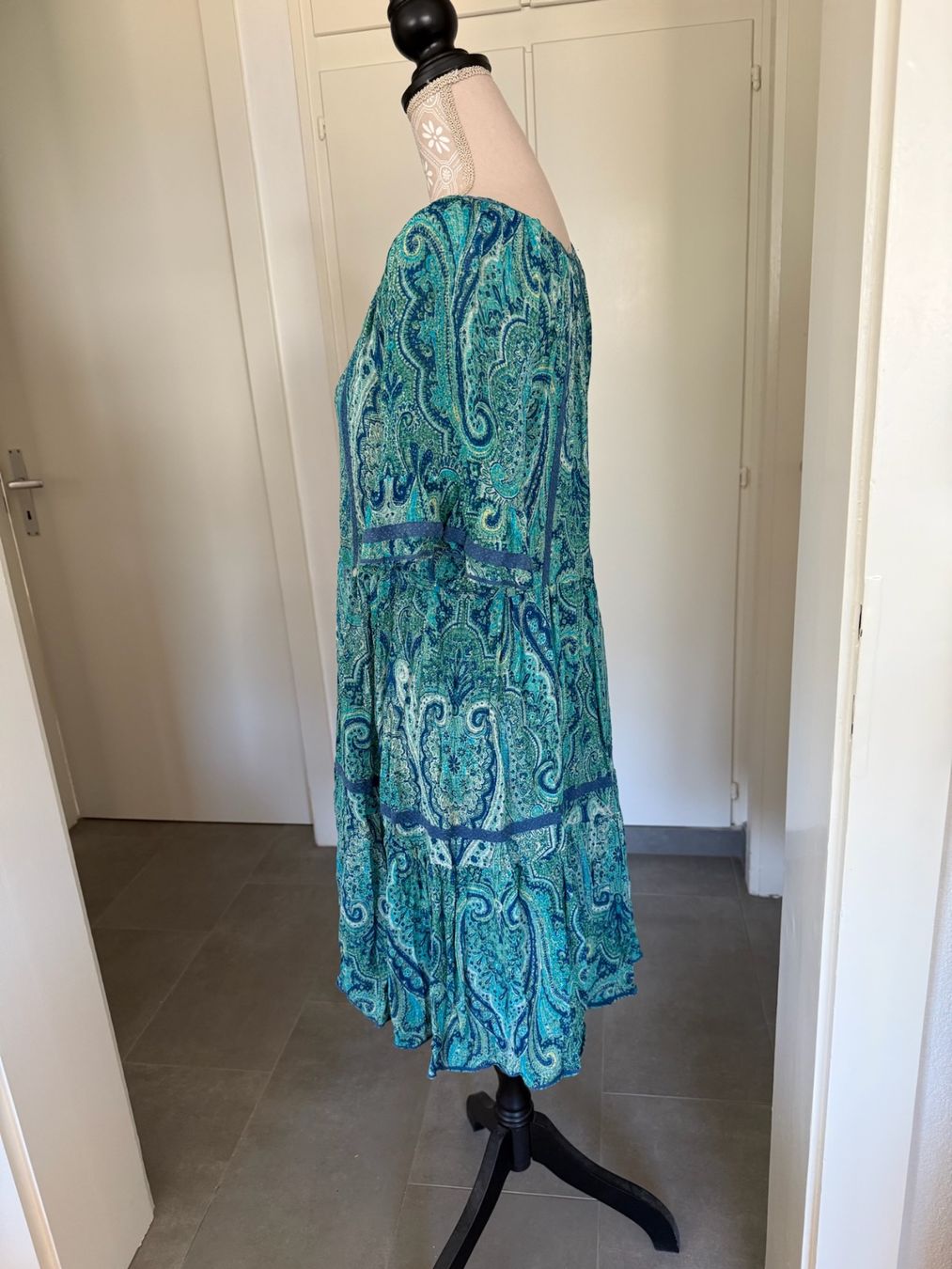 Nile Robes: Nile - robe - M – D'occasion à Sion par accroshoes 1