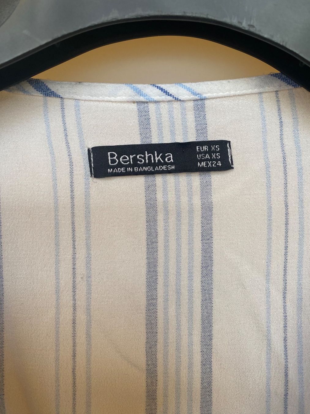 Bershka Tops: Magnifique haut Bershka – Gebraucht aus Belmont-sur-Lausanne von chu_vxf5 2