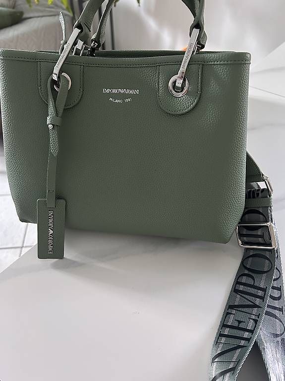 Sacs femmes: Borsa Armani verde salvia con tracolla – D'occasion à S. Vittore par mar_qdm8 1