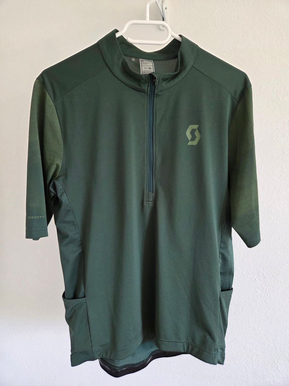 Scott Canottiere & Pantaloni: Fahrrad-Trikot von SCOTT – Usato da Oberrieden venduto da Smart570