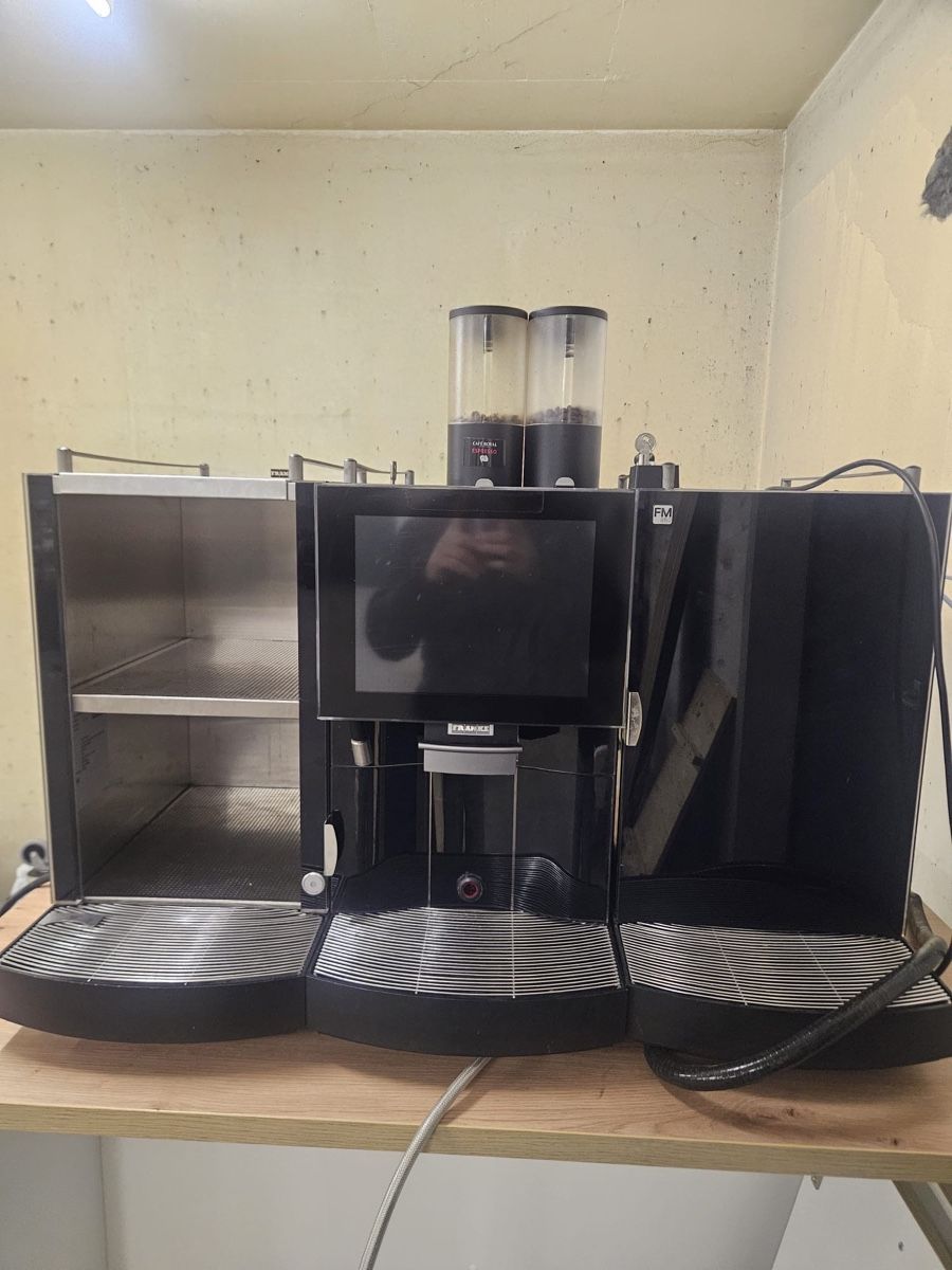 Franke Kaffeemaschinen & Espressomaschinen: Machine à café Professionnelle Franke – Gebraucht aus Fribourg von Miriam99