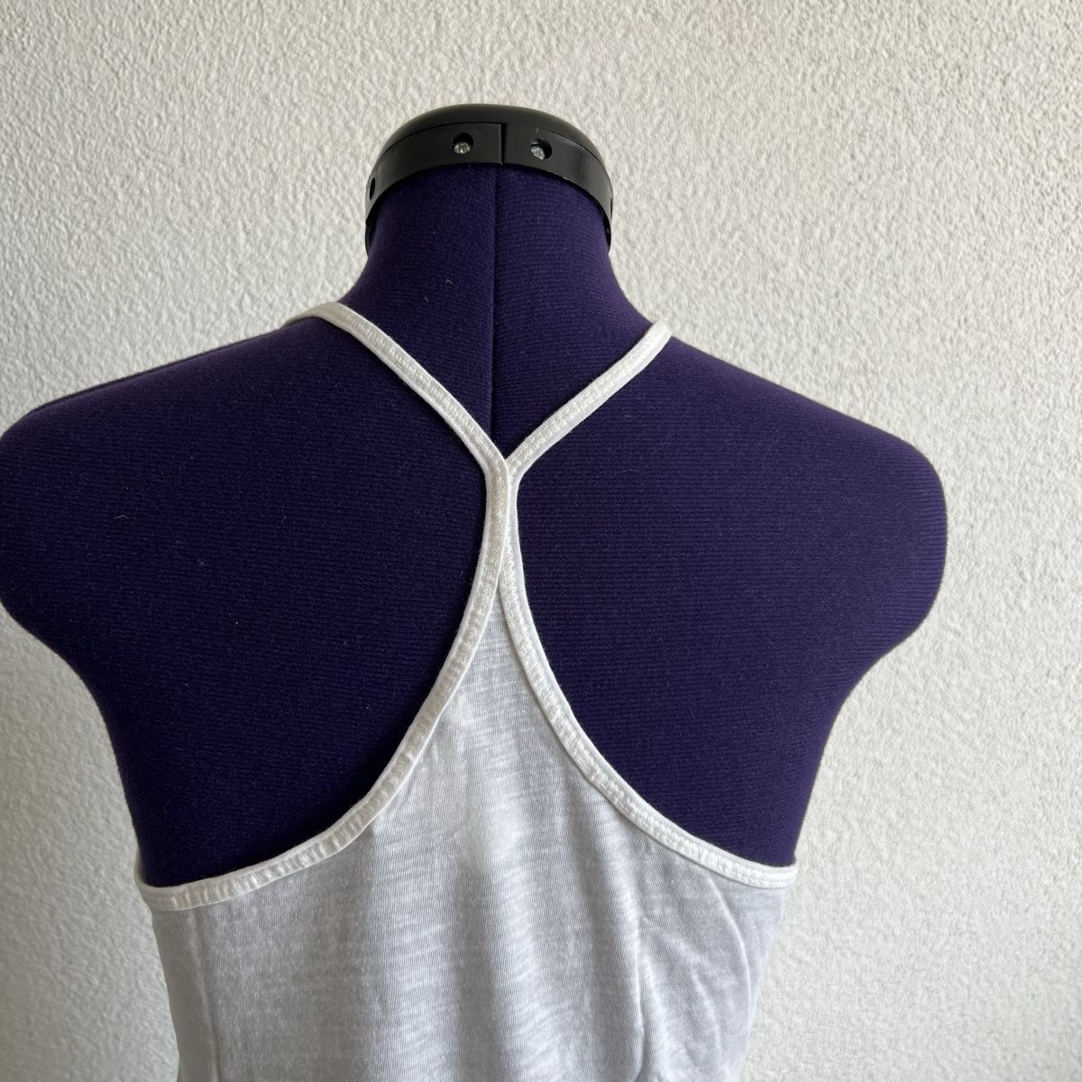 H&M Tops: H&M Basic Tank-Top Weiss XS – Neuf (Voir description) à Tagelswangen par SpicyChicken 3