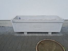 Brunnen  Trog  Betonbrunnen