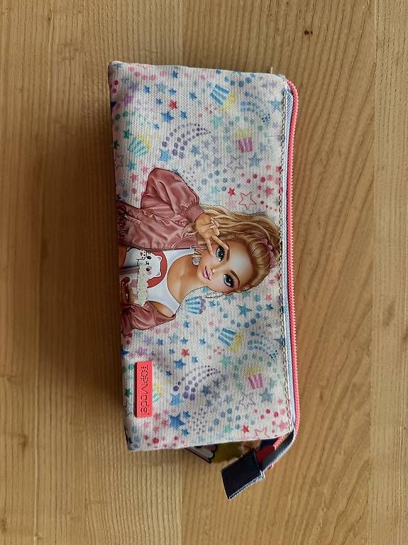 Schüler-Etuis: Trousse d'école fille  – Gebraucht aus St-Aubin-Sauges von Kelkel 1