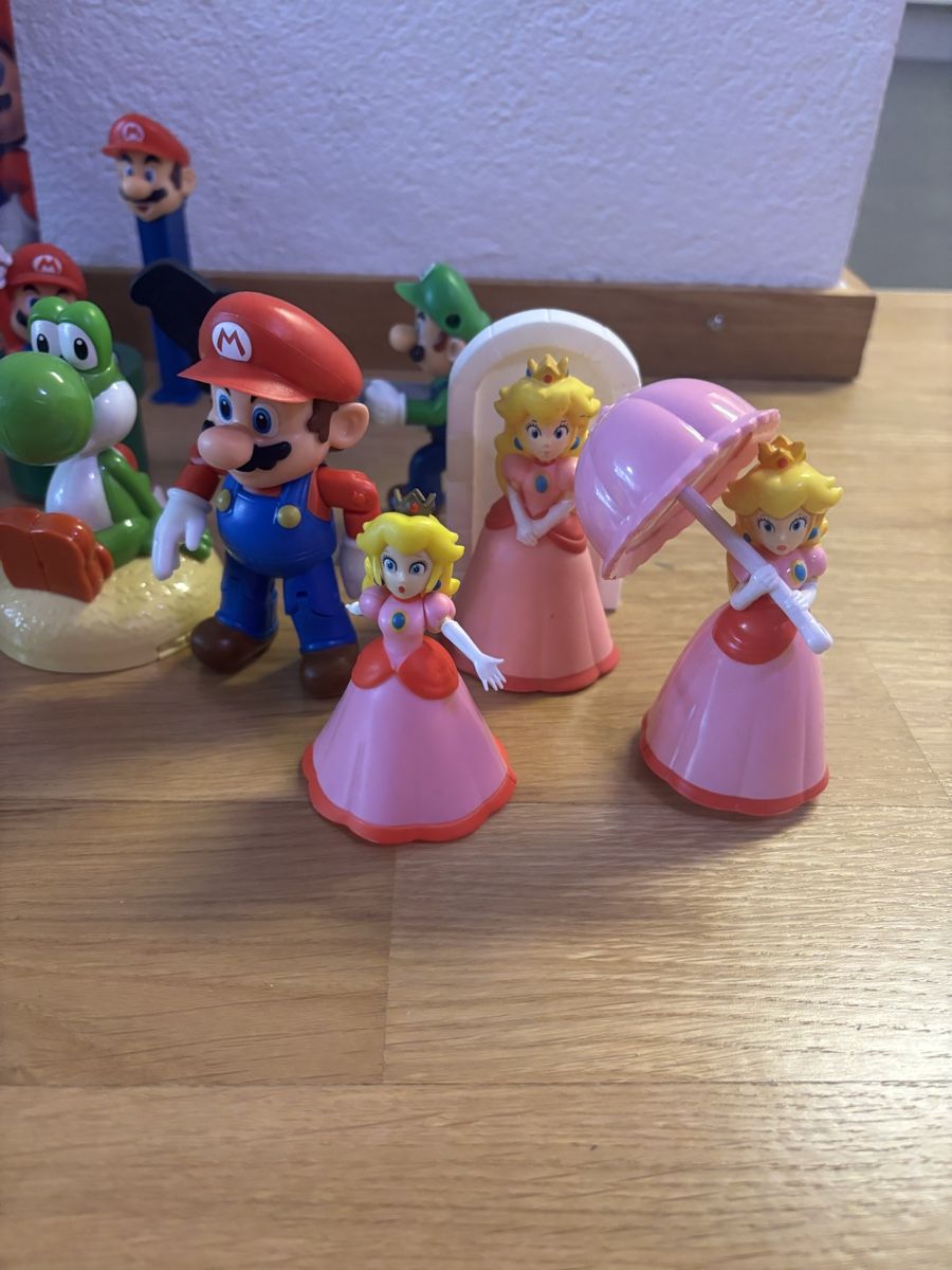 Figuren: Super Mario Figuren Sammlung + Pez Spender – Gebraucht aus Herisau von Seyashop_2 3