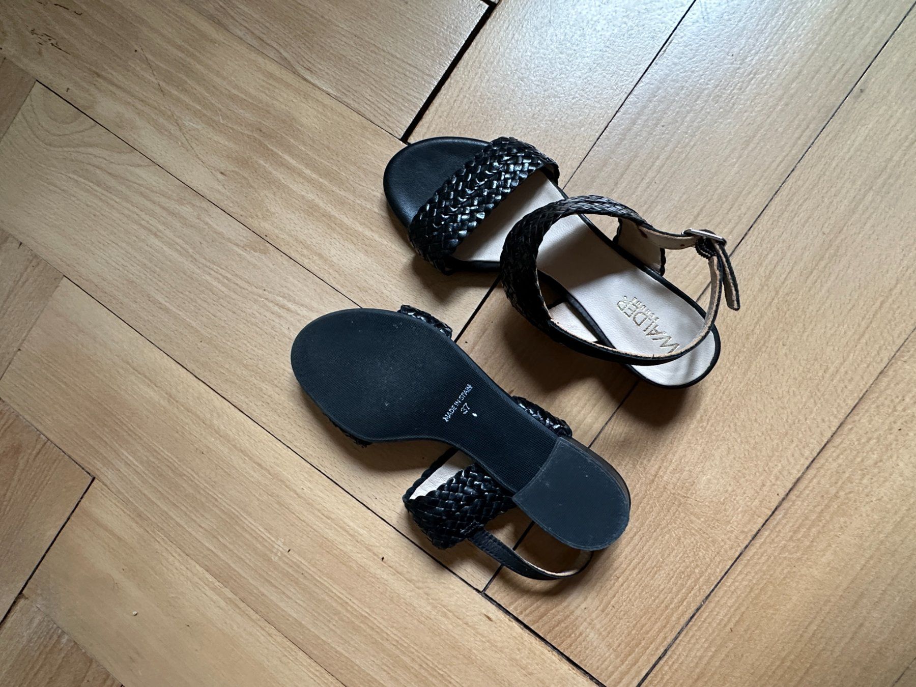 Walder Scarpe da donna: WALDER - Leder Sandale schwarz geflochten 37 – Usato da Zürich venduto da Diazaio 3