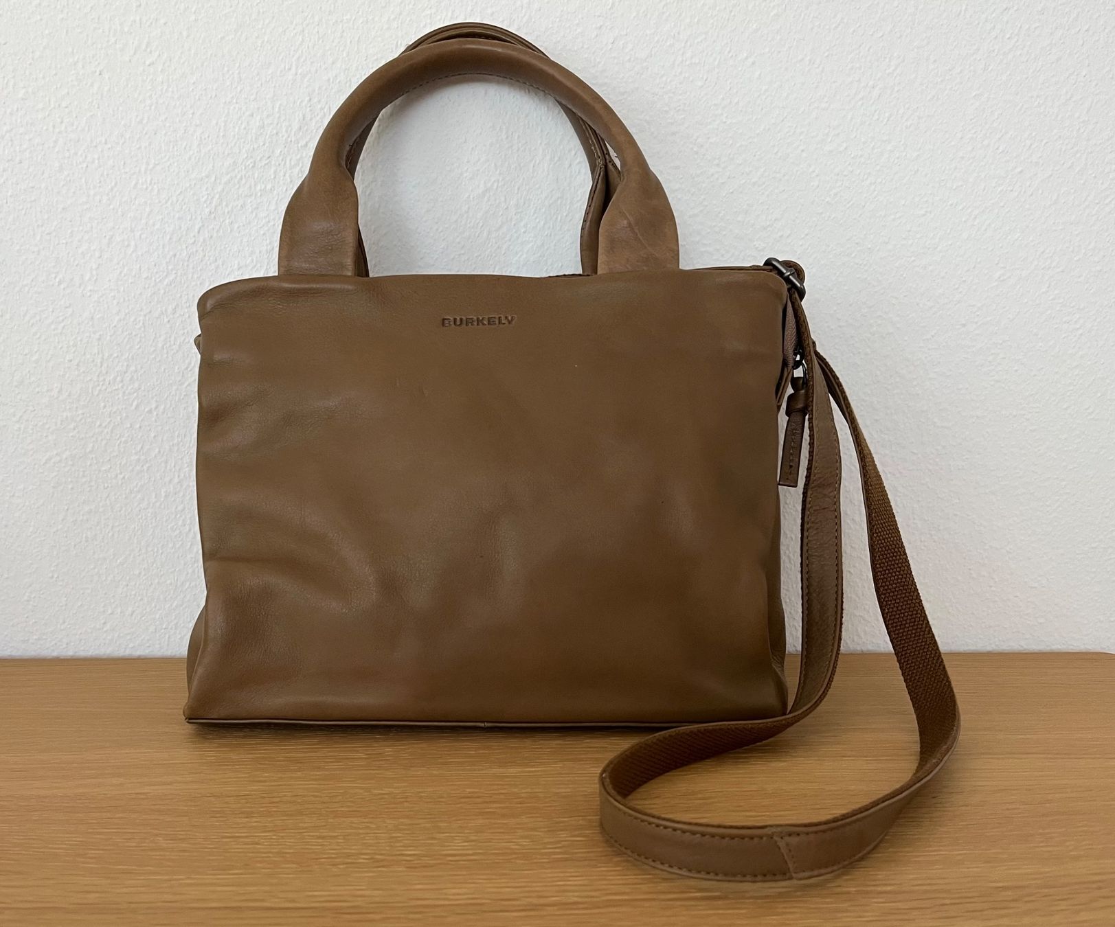 Borse da donna: Burkely Handtasche / Schultertasche – Nuovo (secondo la descrizione) da Allschwil venduto da millefiori3