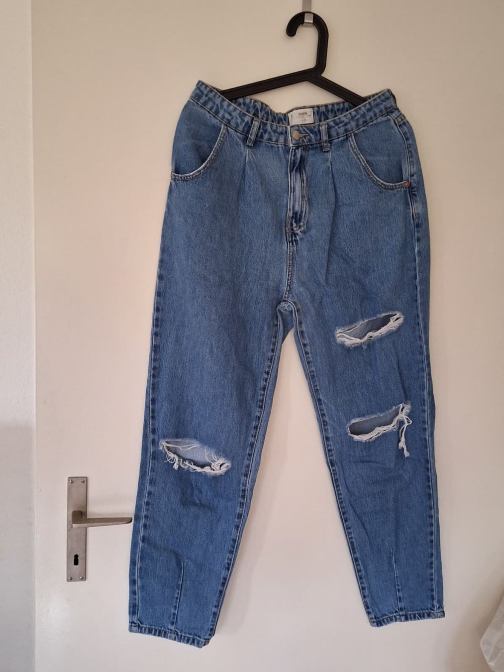 Jeans: Jeans mit Rissen, Grösse 40, Denim Collection – Nuovo (secondo la descrizione) da Münchenstein venduto da soistes