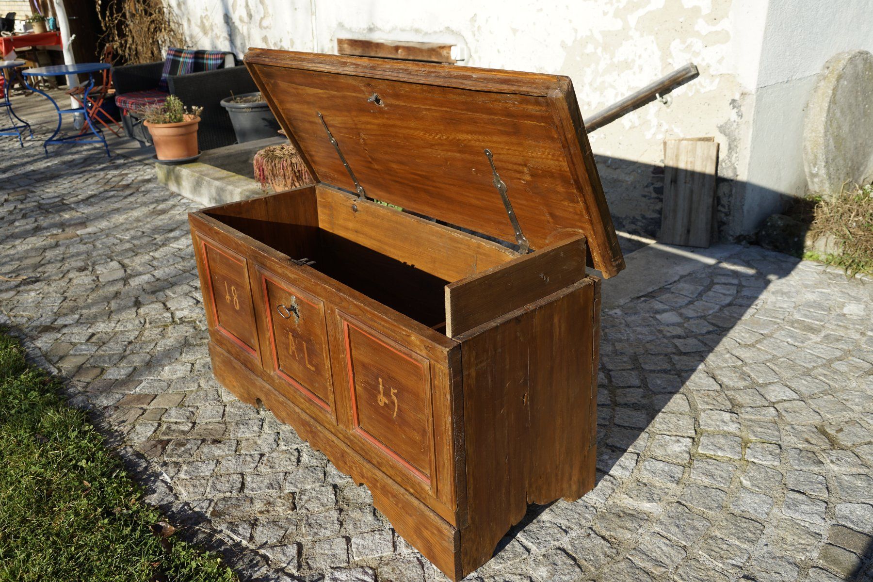 Cassapanche: Truhe Barock aus Tanne restauriert – Usato da Hinwil venduto da Antikfischer 7