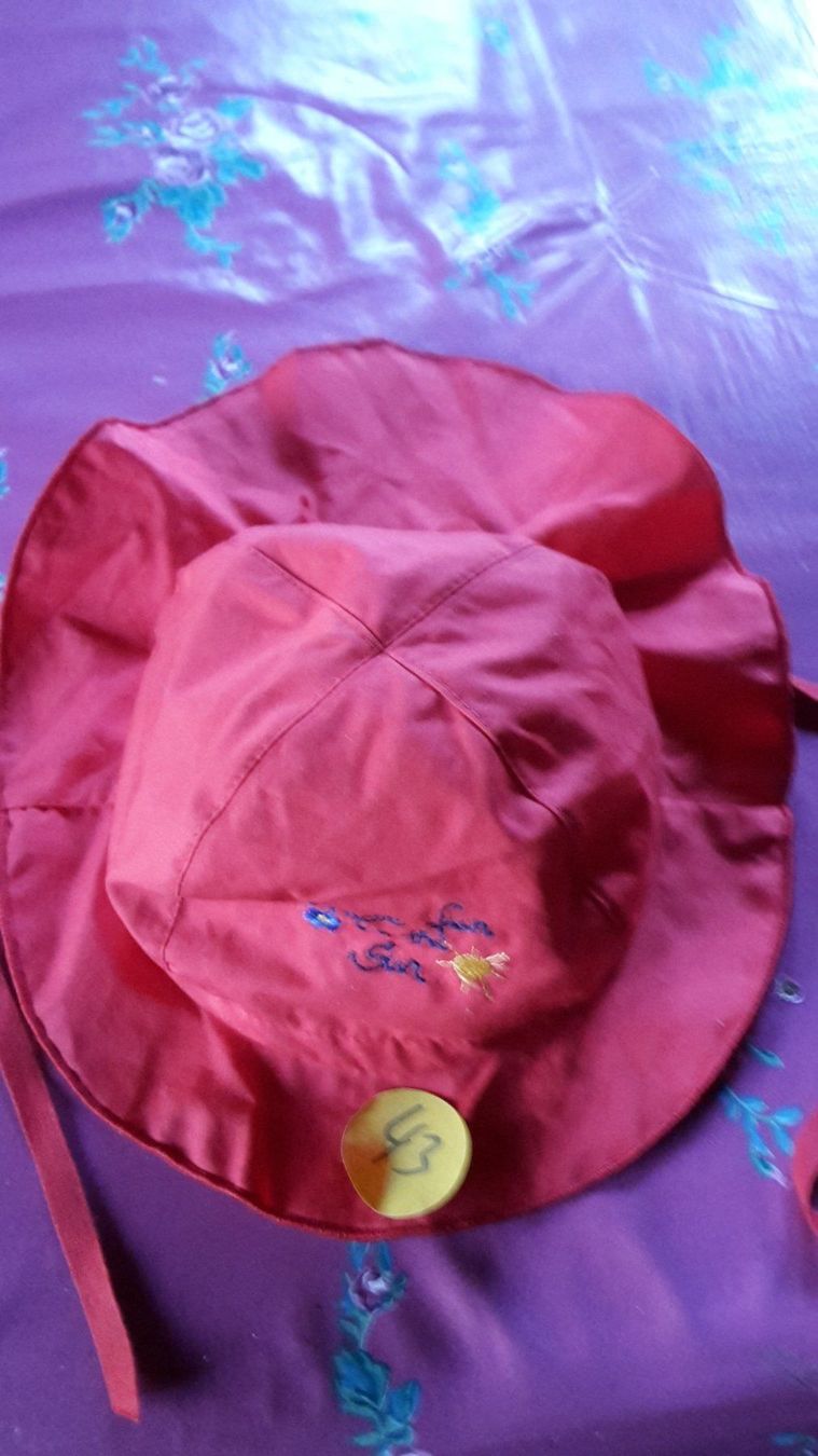 Altro abbigliamento per bambino: Sonnenhut rot mit Nackenschutz gr – Nuovo (secondo la descrizione) da Schwarzenburg venduto da Flamingo07