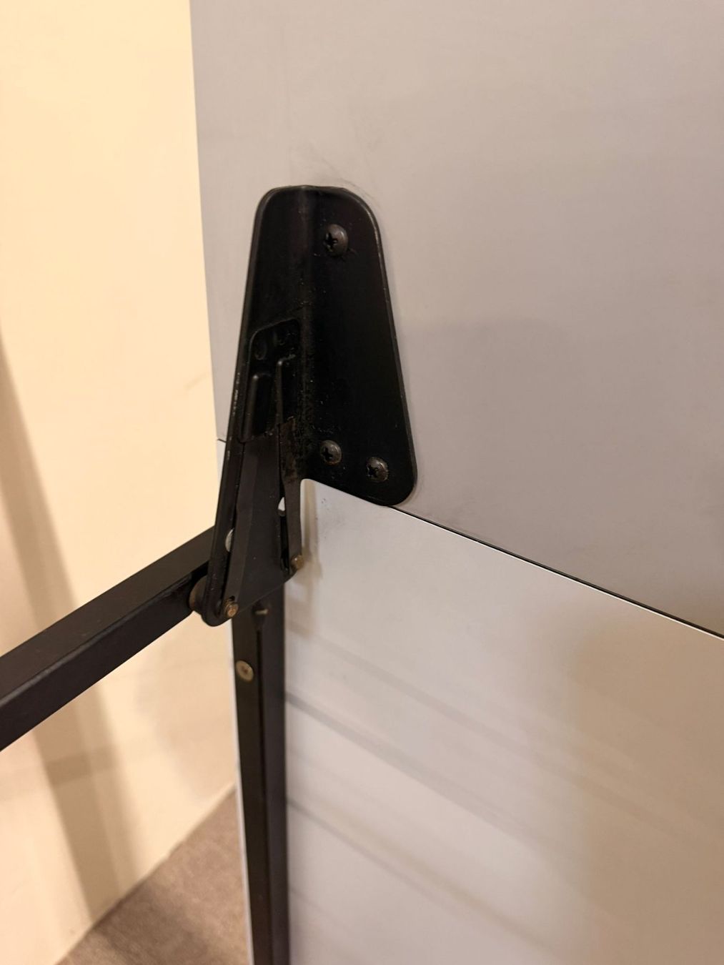 Tavoli: Giroflex Klapptisch Beistelltisch auf Rollen, String Design – Usato da Rickenbach ZH venduto da Insider-Boerse 7