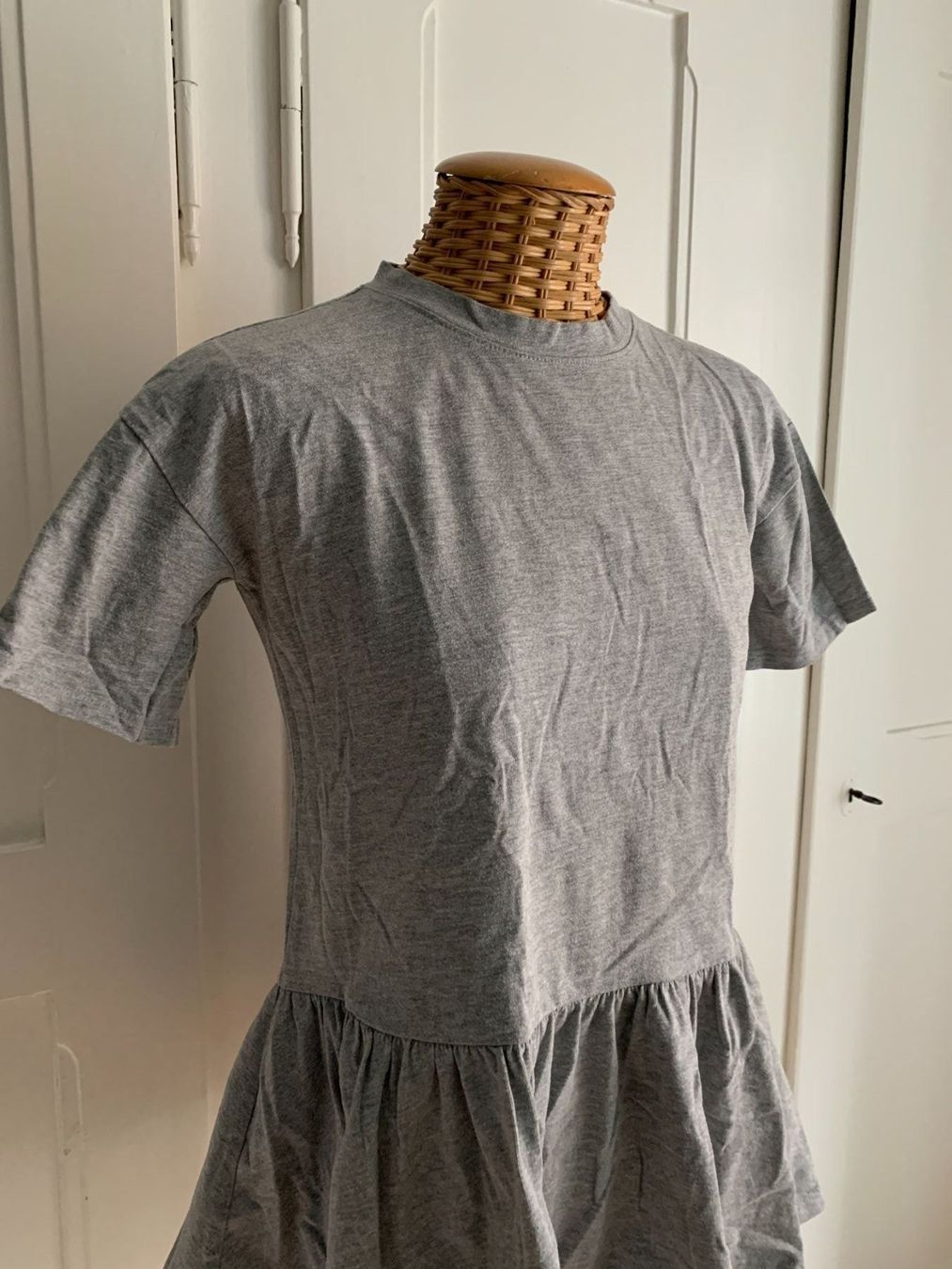 Asos T-shirt: ASOS - Schösschen-Oberteil hellgrau 34 – Usato da Zürich venduto da Diazaio 1