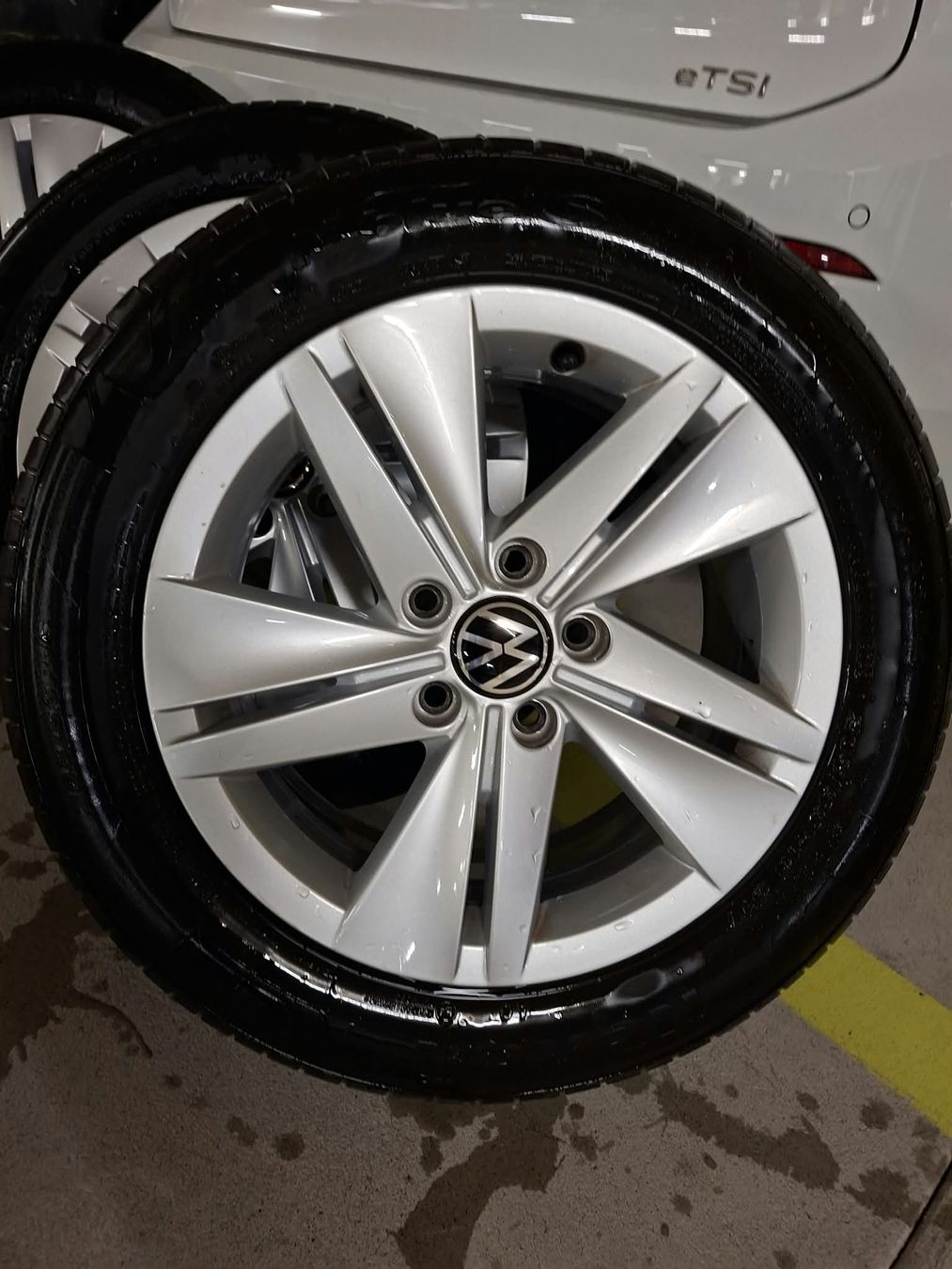 Volkswagen Cerchioni: Felgen mit Sommerreifen – Usato da Oetwil am See venduto da miro.simi 4