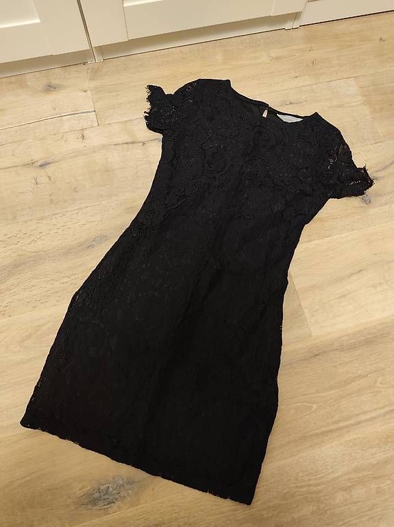 Vestiti: schwarzes Kleid – Usato da Volketswil venduto da jae_5xpm 1