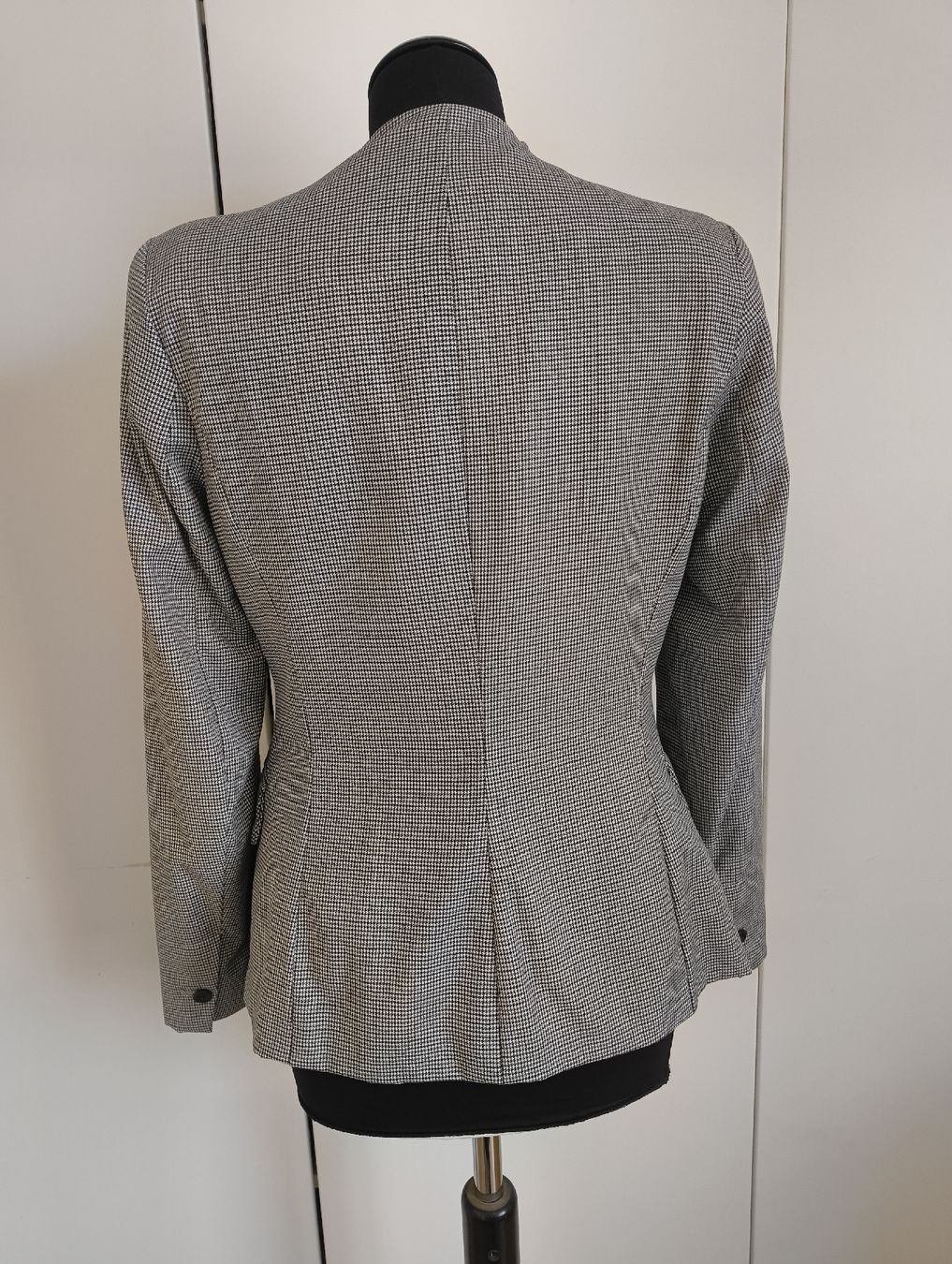 Zara Completi & Tailleur: 2 Zara BlazerGr. 38 Schwarz und Grau – Usato da Uitikon Waldegg venduto da PJLS1 5
