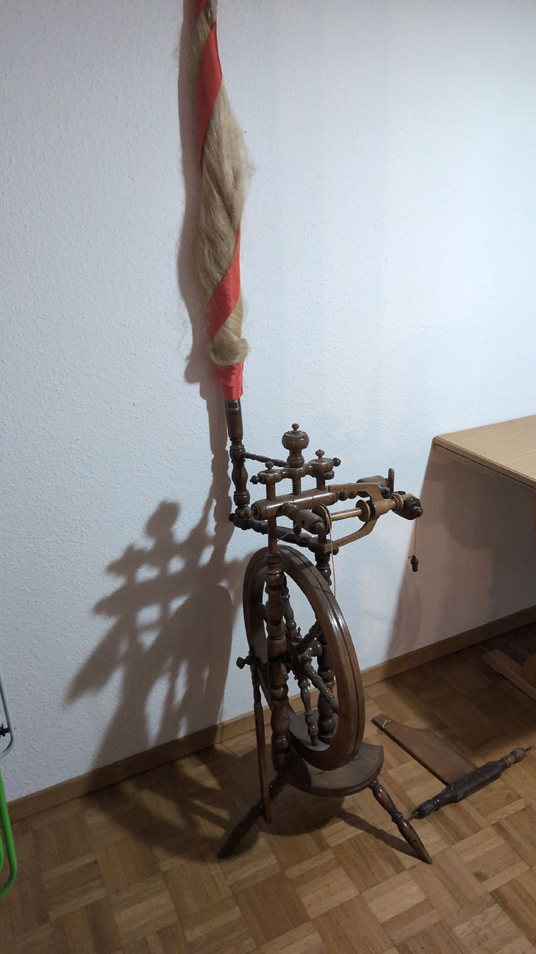 Ruote per filare: antikes Spinnrad – Usato da Andhausen venduto da filou049