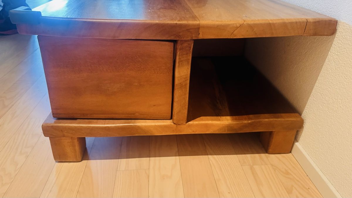 Tavoli da trucco: Solid Wood Coffee Table with Drawer—Stylish Living! – Usato da Winterthur venduto da Kri_2k9s 2