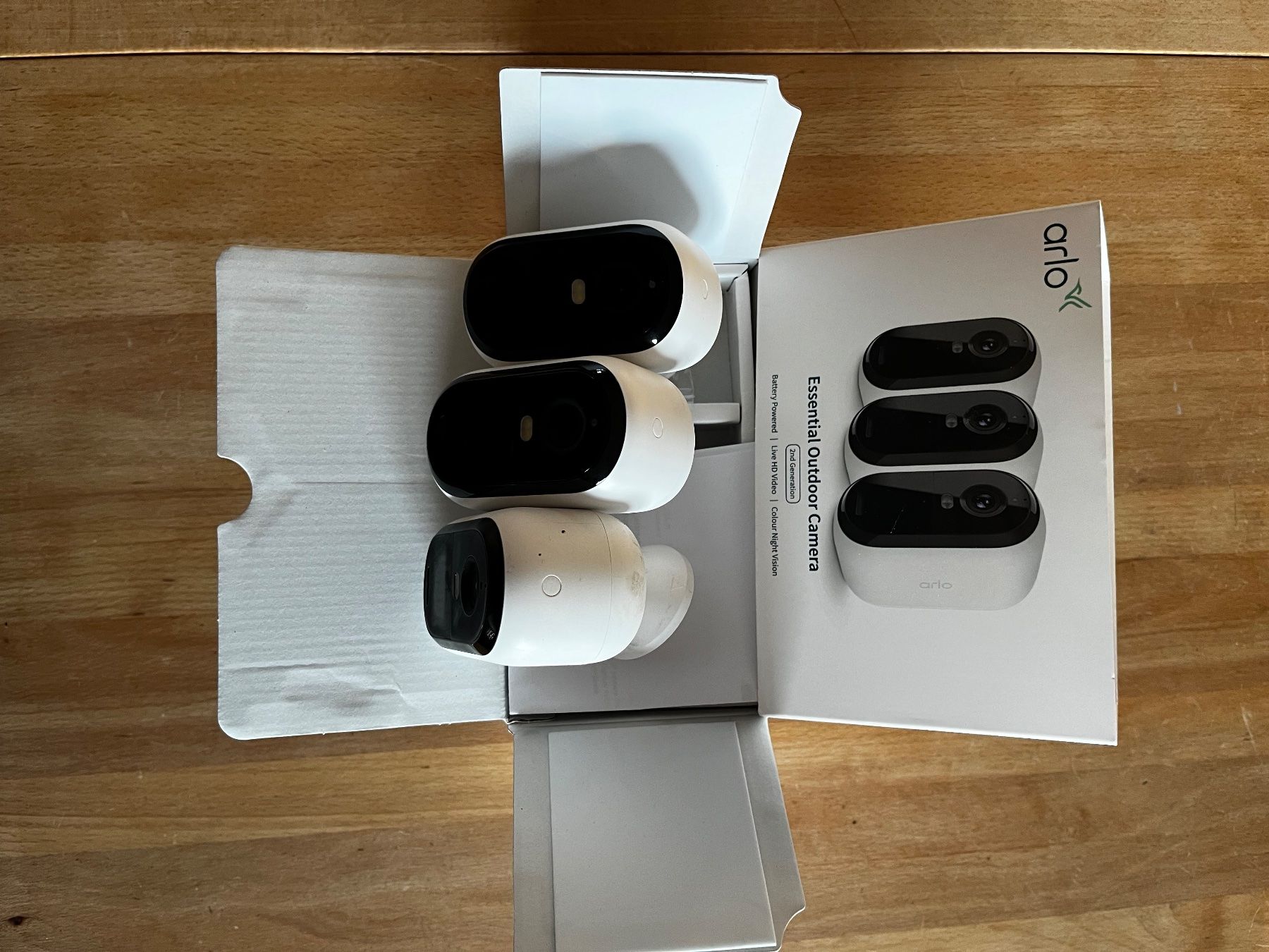 Arlo Videocamere: Arlo Essential Outdor Camera – Usato da Langnau i. E. venduto da fri_2nyv