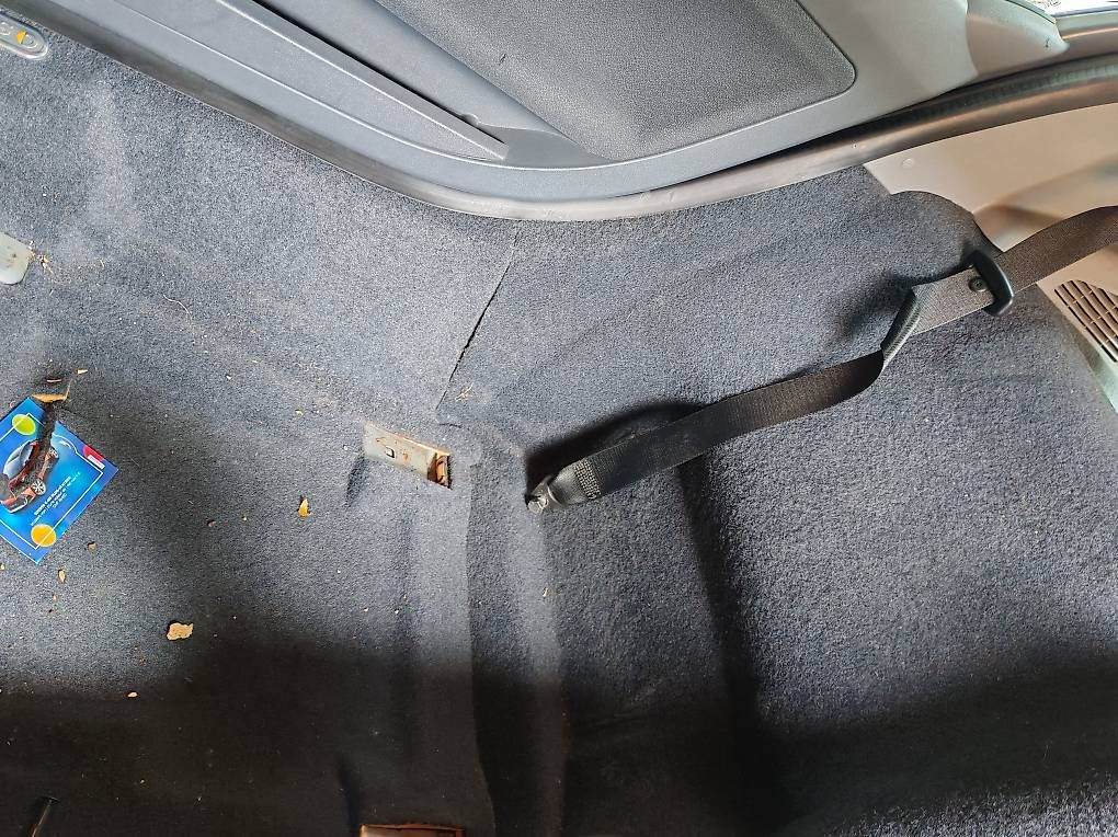 Smart Tutti pezzi di ricambio auto: Smart roadster coupe moquette – Usato da Cadenazzo venduto da Mulinacu 2