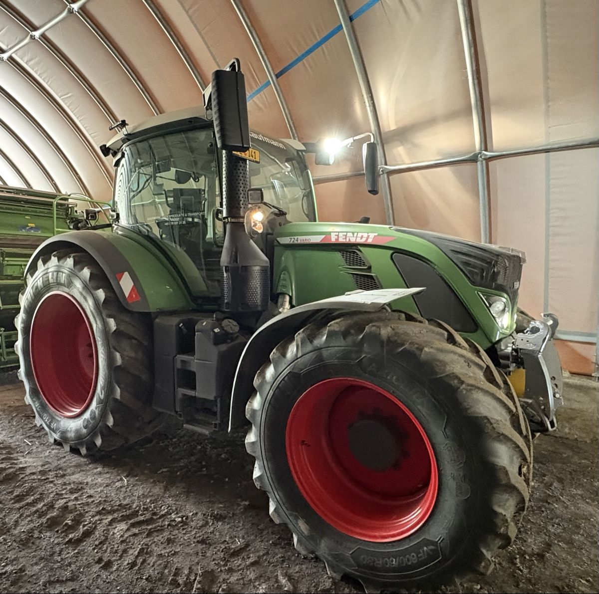 Fendt Trattori: Fendt 724 Vario Profi+ Traktor – Usato da Vaduz venduto da TRANS-AGRAR