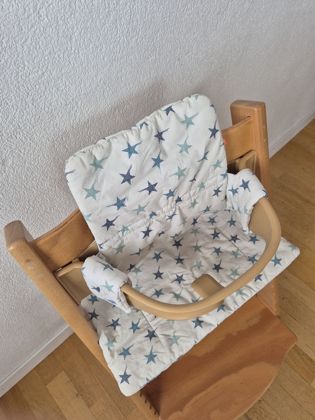 Stokke Seggioloni: TrippTrapp Buche mit Babyset & Holzbügel – Usato da Spiez venduto da LiquidFrog 1