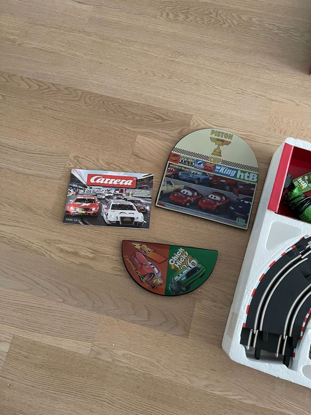 Carrera Piste: Carrera Bahn Cars – Usato da Rheinfelden venduto da adidas1984 3