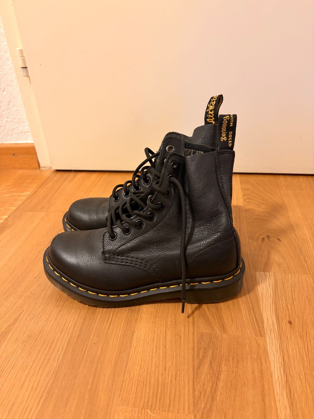 Dr. Martens Damenschuhe: Dr. Martens size 36 – Gebraucht aus Dübendorf von pal_x6m8