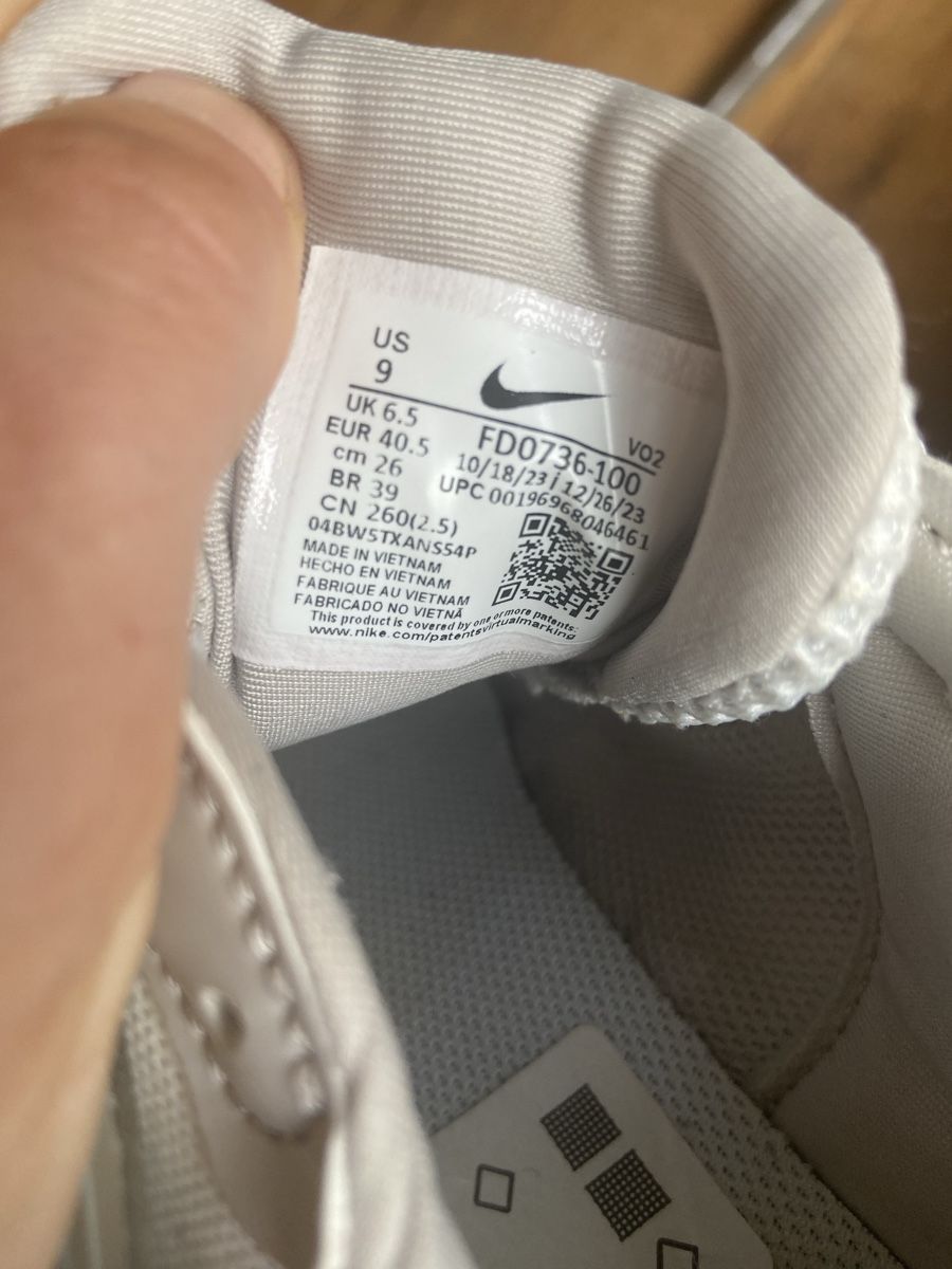 Nike Chaussures hommes: Nike V2K Run, Silber, Grösse 40.5 – D'occasion à Basel par simren02 3