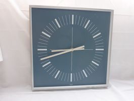 Industrie Wanduhr aus Aluminium von Favag Swiss Made