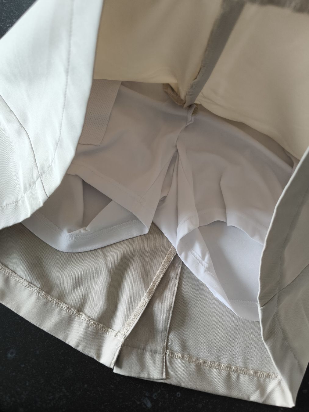 Röcke: Izod Golf Rock, Gr. 38, beige – Gebraucht aus Niederrohrdorf von yan_zkz6 2