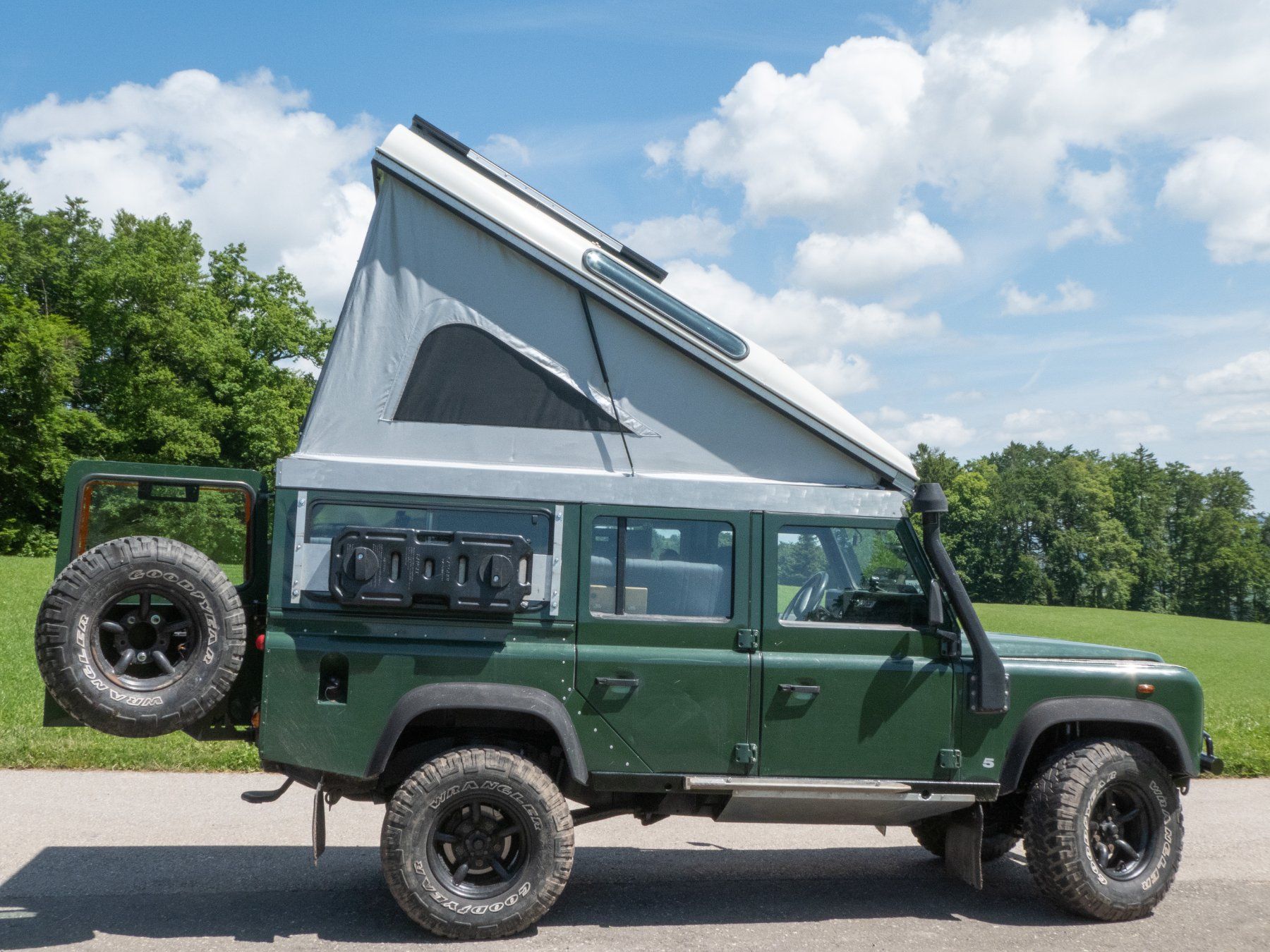 Automobili: LandRover Defender TD5 tout équipé – Usato da Pully venduto da jujuteb